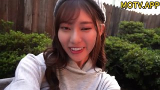 爹地女孩享受早晨的圣诞礼物